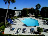 SEA GATE INN POOLSIDE